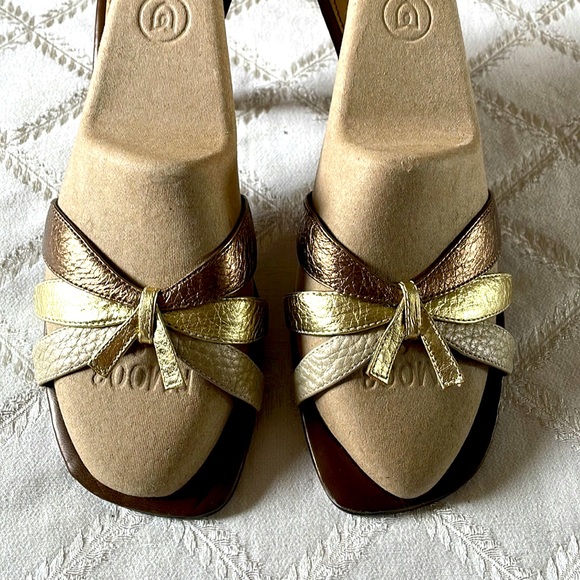 Bandolino Heel Sandal, shiny leather, like new, size 8.5 - Picture 2 of 10